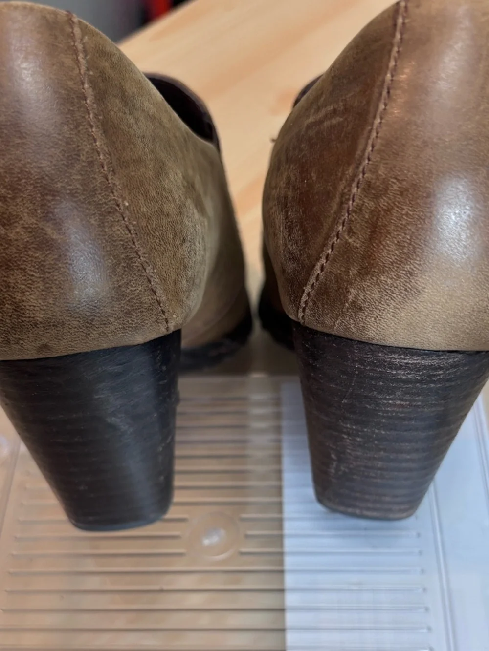 Born Brown Leather Heeled Ankle Booties Slip-On Comfort Shoes Size 9.5